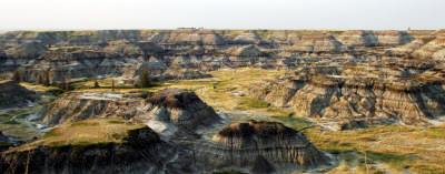 Dinosaurs, Hoodoos and Badlands The Royal Tyrrell Museum, and Alberta's Badlands, Canada Photgraphy by Bill Bell