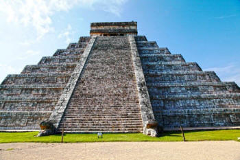 Chich�n Itz� - El Castillo by Dorothy and Bill Bell