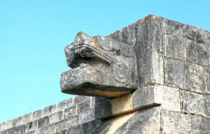 Chich�n Itz� - The Platform of Eagles and Jaguars by Dorothy and Bill Bell