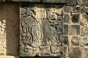 Chich�n Itz� - The Platform of Eagles and Jaguars by Dorothy and Bill Bell