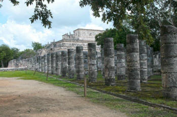 Chich�n Itz� - The Plaza of a Thousand Columns by Dorothy and Bill Bell