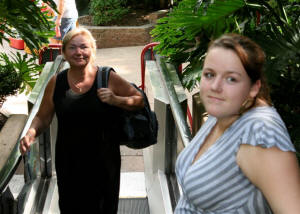Dorothy Bell and daughter Dylan at San Diego Zoo