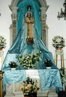 Midnight mass in cathedral christmas Eve in the Cathedral San Cristobal de las Casas, Chiapas Mexico Photography by Bill Bell