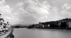 On the river florence Italy Photography -  Florence, Rome, Venice,  Ancient Roman towns ...photography by Bill Bell
