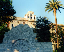 Contrasts Italy - Rome, Florence, Venice,  Ancient Roman towns and much more...photography by Bill Bell