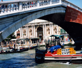 Brideg over a Venice canal More Italy Photography -  Venice, Florence, Rome,  Ancient Roman towns ...photography by Bill Bell