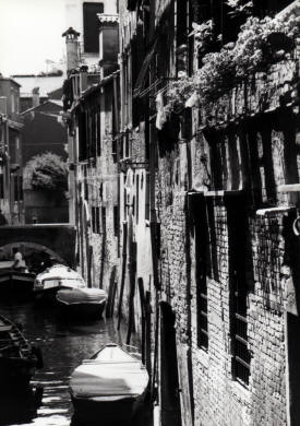 Venice canal More Italy Photography -  Venice, Florence, Rome,  Ancient Roman towns ...photography by Bill Bell