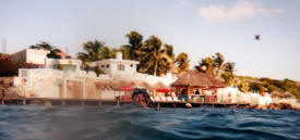 bill Bell in tat Garrafon Isla Mujeres Quintana Roo, Mexico Photography by Bill Belhe water 